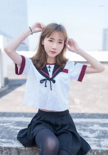 英语老师解开扣子让我吃