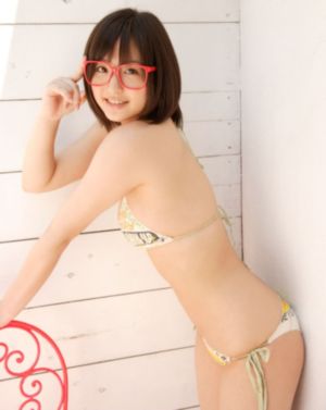 免费美女视频